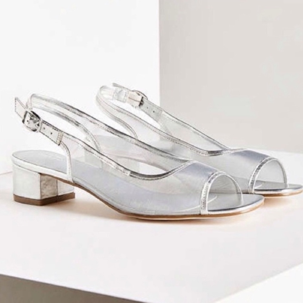 UO Size 7 Silver Slingback Sandals
